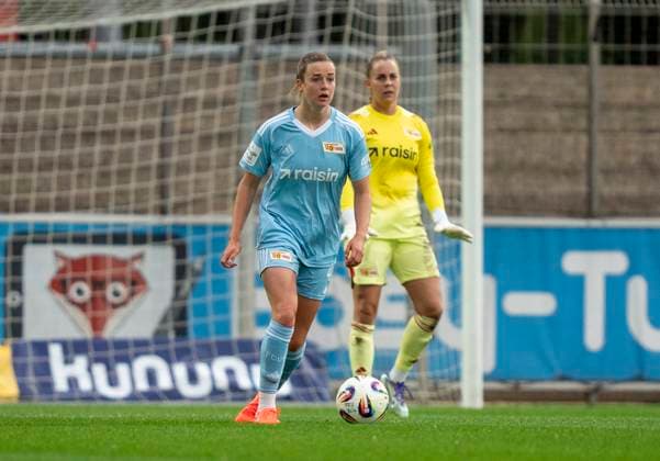 Anna Aehling (1. FC Union Berlin, 4) 15.09.2025, Bayer Leverkusen - 1. FC Union Berlin, Fussball, Google Pixel Frauen-Bundesliga, GER, Leverkusen, Ulrich Haberland Stadion, Saison 25 26, 2. Spieltag DFL regulations prohibit any use of photographs as image sequences and or quasi-video. Copyright: HMBxMedia xMarcoxBader