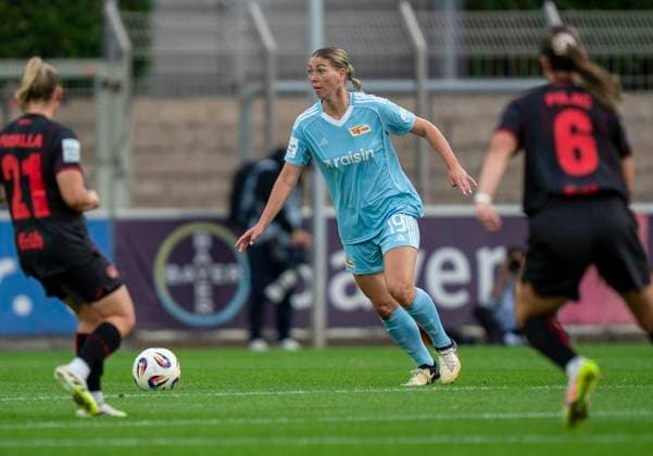 Samantha Steuerwald (1. FC Union Berlin, 19) 15.09.2025, Bayer Leverkusen - 1. FC Union Berlin, Fussball, Google Pixel Frauen-Bundesliga, GER, Leverkusen, Ulrich Haberland Stadion, Saison 25 26, 2. Spieltag DFL regulations prohibit any use of photographs as image sequences and or quasi-video. Copyright: HMBxMedia xMarcoxBader