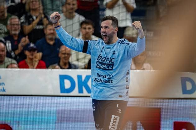 DAIKIN HBL: SG Flensburg-Handewitt vs TSV Hannover-Burgdorf; 15.09.25 Jubel Freude über gehaltenen Ball bei Benjamin Buric (Nr.01, SG Flensburg-Handewitt) DAIKIN HBL: SG Flensburg-Handewitt vs TSV Hannover-Burgdorf, GP JOULE Arena Flensburg am 15.09.25 Copyright: xBEAUTIFULxSPORTS MarioxM.xKobergx