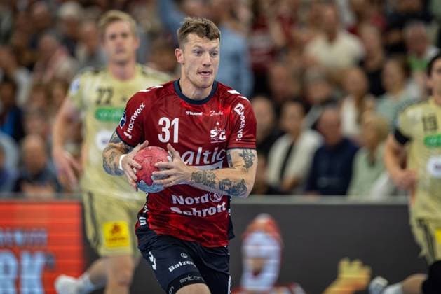 DAIKIN HBL: SG Flensburg-Handewitt vs TSV Hannover-Burgdorf; 15.09.25 Emil Jakobsen (Nr.31, SG Flensburg-Handewitt) im Angriff DAIKIN HBL: SG Flensburg-Handewitt vs TSV Hannover-Burgdorf, GP JOULE Arena Flensburg am 15.09.25 Copyright: xBEAUTIFULxSPORTS MarioxM.xKobergx
