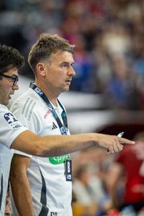 DAIKIN HBL: SG Flensburg-Handewitt vs TSV Hannover-Burgdorf; 15.09.25 Christian Prokop Trainer TSV Hannover-Burgdorf DAIKIN HBL: SG Flensburg-Handewitt vs TSV Hannover-Burgdorf, GP JOULE Arena Flensburg am 15.09.25 Copyright: xBEAUTIFULxSPORTS MarioxM.xKobergx