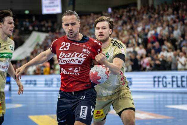 DAIKIN HBL: SG Flensburg-Handewitt vs TSV Hannover-Burgdorf; 15.09.25 Kent Robin Tønnesen (Nr.23, SG Flensburg-Handewitt) gegen Thomas Alfred Solstad (Nr.44, TSV Hannover-Burgdorf) DAIKIN HBL: SG Flensburg-Handewitt vs TSV Hannover-Burgdorf, GP JOULE Arena Flensburg am 15.09.25 Copyright: xBEAUTIFULxSPORTS MarioxM.xKobergx