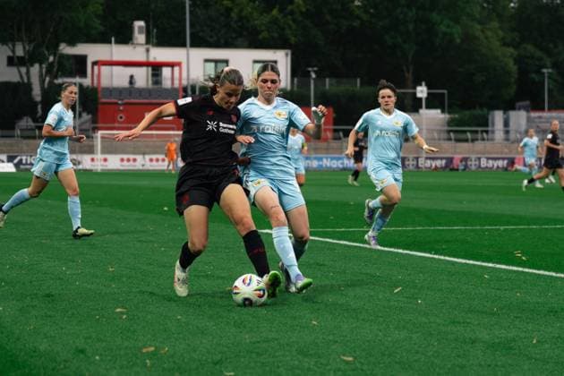 Katharina Piljic (Bayer Leverkusen, 6) and Eileen Campbell (Union Berlin, 10) during the Google Pixel Bundesliga game between Bayer 04 Leverkusen and 1. FC Union Berlin at Ulrich- Haberland Stadium in Levekusen, Germany  Copyright: xLeoniexKiehlx xSPPx Sportspressphoto_SPR26807