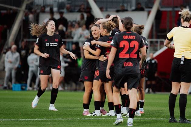 15.09.25, Frauen, Fussball, Google Pixel Frauen Bundesliga, Saison 2025 2026, Bayer 04 Leverkusen - 1. FC Union Berlin, 2. Spieltag Bayer 04 Leverkusen Jubel über das Tor zum 2:0 durch Valentina Mädl ( 17 - Bayer 04 Leverkusen) Leverkusen Ulrich-Haberland-Stadion NRW Deutschland