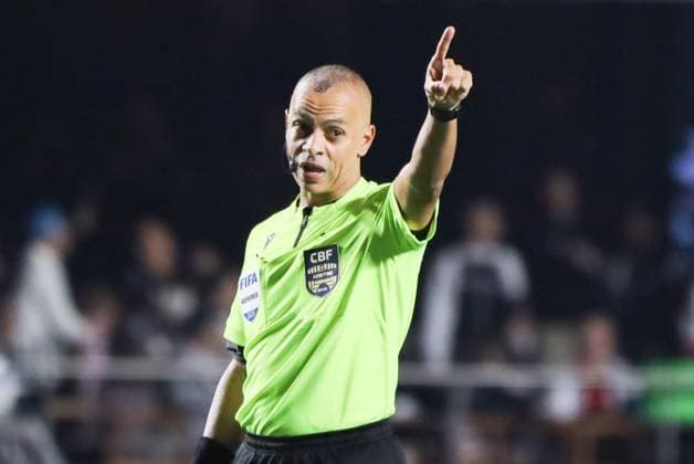 Sao Paulo and Botafogo for the Brazilian Championship Referee Wilton Pereira Sampaio during the match between Sao Paulo and Botafogo for the 23rd round of the Brazilian Championship, at Morumbis Stadium, south of Sao Paulo, this Sunday, the 14th. SoO PAULO SP BRAZIL Copyright: xMarinaxUezimax
