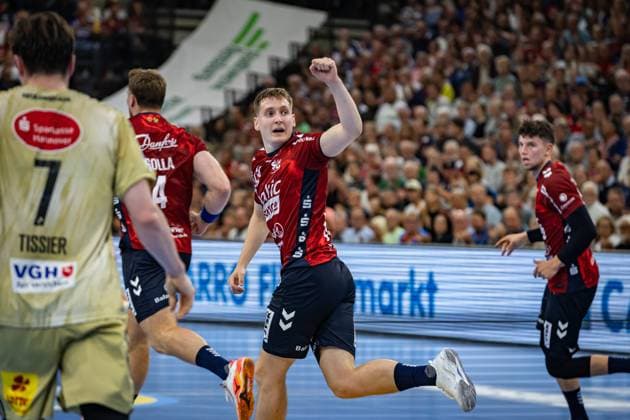 DAIKIN HBL: SG Flensburg-Handewitt vs TSV Hannover-Burgdorf; 15.09.25 Jubel Torjubel bei Domen Novak (Nr.63, SG Flensburg-Handewitt) DAIKIN HBL: SG Flensburg-Handewitt vs TSV Hannover-Burgdorf, GP JOULE Arena Flensburg am 15.09.25 Copyright: xBEAUTIFULxSPORTS MarioxM.xKobergx