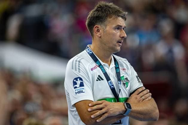 DAIKIN HBL: SG Flensburg-Handewitt vs TSV Hannover-Burgdorf; 15.09.25 Christian Prokop Trainer TSV Hannover-Burgdorf DAIKIN HBL: SG Flensburg-Handewitt vs TSV Hannover-Burgdorf, GP JOULE Arena Flensburg am 15.09.25 Copyright: xBEAUTIFULxSPORTS MarioxM.xKobergx