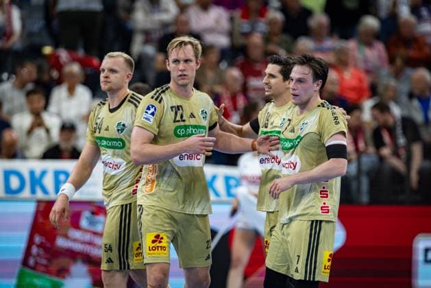 DAIKIN HBL: SG Flensburg-Handewitt vs TSV Hannover-Burgdorf; 15.09.25 Jubel Torjubel bei TSV Hannover-Burgdorf DAIKIN HBL: SG Flensburg-Handewitt vs TSV Hannover-Burgdorf, GP JOULE Arena Flensburg am 15.09.25 Copyright: xBEAUTIFULxSPORTS MarioxM.xKobergx