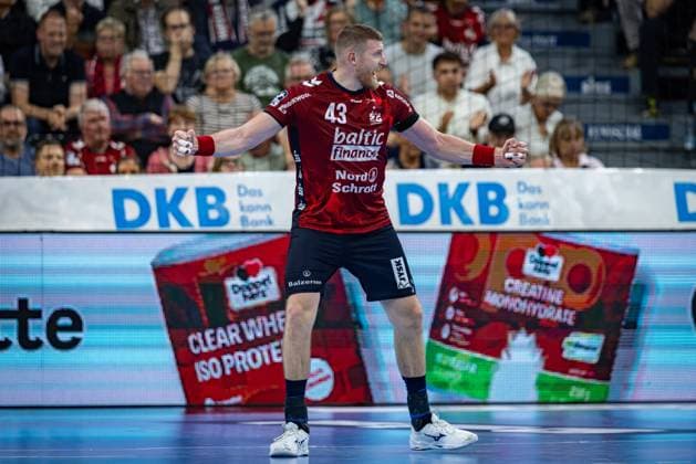 DAIKIN HBL: SG Flensburg-Handewitt vs TSV Hannover-Burgdorf; 15.09.25 freudig positiv jubelnd Blaz Blagotinsek (Nr.43, SG Flensburg-Handewitt) DAIKIN HBL: SG Flensburg-Handewitt vs TSV Hannover-Burgdorf, GP JOULE Arena Flensburg am 15.09.25 Copyright: xBEAUTIFULxSPORTS MarioxM.xKobergx