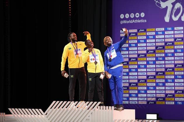 September 15, 2025, Shinjuku, Tokyo, Japan: KISHANE THOMPSON of Jamaica, OBLIQUE SEVILLE of Jamaica and NOAH LYLES of USA in the Men 100m Medal Ceremony at the Tokyo 2025 World Athletics Championships in Tokyo, Japan Shinjuku Japan - ZUMAc179 20250915_zep_c179_149 Copyright: xMickaelxChavetx