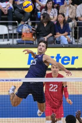 September 15, 2025, Quezon City, Manila, Philippines: USA vs Portugal in their Pool Phase match during the FIVB Mens Volleyball World Championship, WM, Weltmeisterschaft 2025 in Manila, Philippines. USA wins in 3 sets. Ethan CHAMPLIN from USA at the net Quezon City Philippines - ZUMAr144 20250915_zap_r144_013 Copyright: xJaynexRussellx