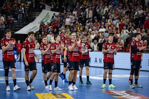DAIKIN HBL: SG Flensburg-Handewitt vs TSV Hannover-Burgdorf; 15.09.25 Jubel nach Sieg Team SG Flensburg-Handewitt DAIKIN HBL: SG Flensburg-Handewitt vs TSV Hannover-Burgdorf, GP JOULE Arena Flensburg am 15.09.25 Copyright: xBEAUTIFULxSPORTS MarioxM.xKobergx