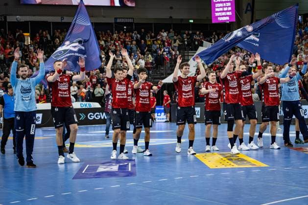 DAIKIN HBL: SG Flensburg-Handewitt vs TSV Hannover-Burgdorf; 15.09.25 Jubel nach Sieg Team SG Flensburg-Handewitt DAIKIN HBL: SG Flensburg-Handewitt vs TSV Hannover-Burgdorf, GP JOULE Arena Flensburg am 15.09.25 Copyright: xBEAUTIFULxSPORTS MarioxM.xKobergx