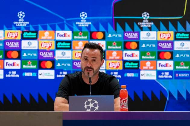 Olympique de Marseille press conference, PK, Pressekonferenz - UEFA Champions League 2025 26 League Phase MD1 Roberto De Zerbi, Head Coach of Olympique de Marseille, speaks in the press room during the Training Session and Press Conference ahead of the UEFA Champions League 2024 25 match against Real Madrid CF at Estadio Santiago Bernabeu on September 15, 2025 in Madrid, Spain. Madrid Estadio Santiago Bernabeu Madrid Spain Copyright: xAlbertoxGardinx AGardin_20250915_Foot_Cha_OlyMar_Pc_0374