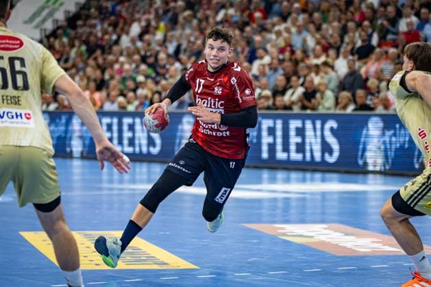DAIKIN HBL: SG Flensburg-Handewitt vs TSV Hannover-Burgdorf; 15.09.25 Marko Grgic (Nr.17, SG Flensburg-Handewitt) im Angriff DAIKIN HBL: SG Flensburg-Handewitt vs TSV Hannover-Burgdorf, GP JOULE Arena Flensburg am 15.09.25 Copyright: xBEAUTIFULxSPORTS MarioxM.xKobergx