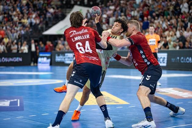DAIKIN HBL: SG Flensburg-Handewitt vs TSV Hannover-Burgdorf; 15.09.25 Sindre Aho (Nr.27, TSV Hannover-Burgdorf) im Angriff DAIKIN HBL: SG Flensburg-Handewitt vs TSV Hannover-Burgdorf, GP JOULE Arena Flensburg am 15.09.25 Copyright: xBEAUTIFULxSPORTS MarioxM.xKobergx