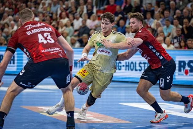 DAIKIN HBL: SG Flensburg-Handewitt vs TSV Hannover-Burgdorf; 15.09.25 Maxim Orlov (Nr.11, TSV Hannover-Burgdorf) im Angriff DAIKIN HBL: SG Flensburg-Handewitt vs TSV Hannover-Burgdorf, GP JOULE Arena Flensburg am 15.09.25 Copyright: xBEAUTIFULxSPORTS MarioxM.xKobergx
