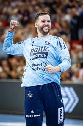 DAIKIN HBL: SG Flensburg-Handewitt vs TSV Hannover-Burgdorf; 15.09.25 Jubel Freude über gehaltenen Ball bei Benjamin Buric (Nr.01, SG Flensburg-Handewitt) DAIKIN HBL: SG Flensburg-Handewitt vs TSV Hannover-Burgdorf, GP JOULE Arena Flensburg am 15.09.25 Copyright: xBEAUTIFULxSPORTS MarioxM.xKobergx