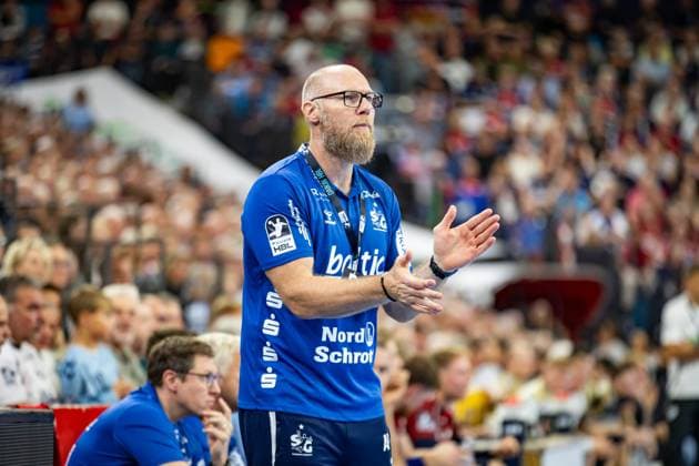 DAIKIN HBL: SG Flensburg-Handewitt vs TSV Hannover-Burgdorf; 15.09.25 Ales Pajovic Trainer (Trainer, SG Flensburg-Handewitt) DAIKIN HBL: SG Flensburg-Handewitt vs TSV Hannover-Burgdorf, GP JOULE Arena Flensburg am 15.09.25 Copyright: xBEAUTIFULxSPORTS MarioxM.xKobergx