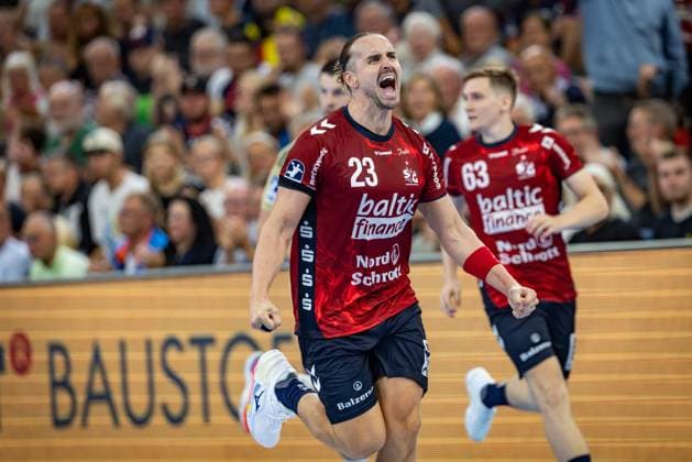 DAIKIN HBL: SG Flensburg-Handewitt vs TSV Hannover-Burgdorf; 15.09.25 Jubel Torjubel bei Kent Robin Tønnesen (Nr.23, SG Flensburg-Handewitt) DAIKIN HBL: SG Flensburg-Handewitt vs TSV Hannover-Burgdorf, GP JOULE Arena Flensburg am 15.09.25 Copyright: xBEAUTIFULxSPORTS MarioxM.xKobergx