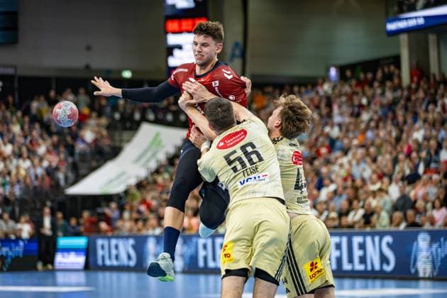 DAIKIN HBL: SG Flensburg-Handewitt vs TSV Hannover-Burgdorf; 15.09.25 Marko Grgic (Nr.17, SG Flensburg-Handewitt) im Angriff DAIKIN HBL: SG Flensburg-Handewitt vs TSV Hannover-Burgdorf, GP JOULE Arena Flensburg am 15.09.25 Copyright: xBEAUTIFULxSPORTS MarioxM.xKobergx