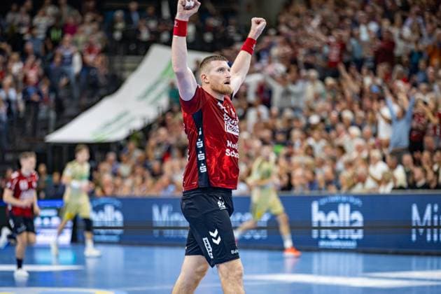 DAIKIN HBL: SG Flensburg-Handewitt vs TSV Hannover-Burgdorf; 15.09.25 Jubel Torjubel bei Blaz Blagotinsek (Nr.43, SG Flensburg-Handewitt) DAIKIN HBL: SG Flensburg-Handewitt vs TSV Hannover-Burgdorf, GP JOULE Arena Flensburg am 15.09.25 Copyright: xBEAUTIFULxSPORTS MarioxM.xKobergx