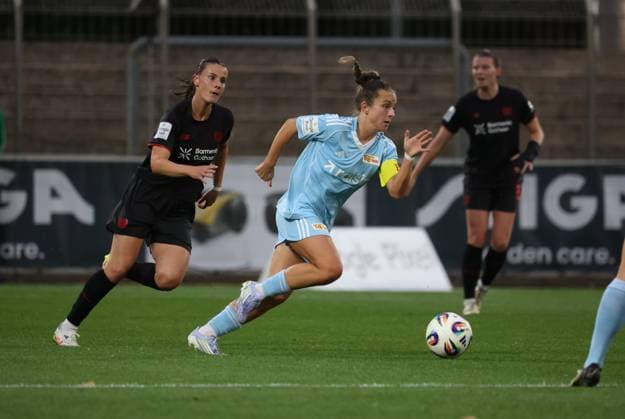 Katharina Piljic (B04, L) und Lisa Heiseler (FCU), Leverkusen, Germany 15.09.2025, Frauen Bundesliga, 2. Spieltag, Bayer 04 Leverkusen - 1. FC Union Berlin.