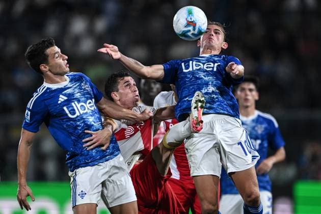 Cm Como 15 09 2025 - campionato di calcio serie A Como-Genoa foto Cristiano Mazzi Image nella foto: Nico Paz-Patrizio Masini-Anastasios Douvikas 