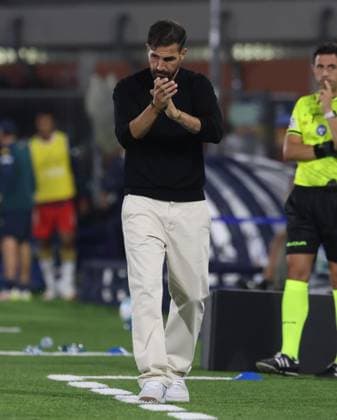 September 15, 2025, Como, COMO: Como™s head coach Cesc Fabregas reacts during the Italian serie A soccer match between Como and Genoa at Giuseppe Sinigaglia stadium in Como, 15 September 2025..ANSA MATTEO BAZZI. Serie A - Como Vs Bologna  - ZUMAa110 20250915_zaf_a110_025 Copyright: xMatteoxBazzix