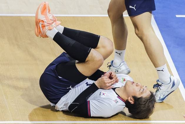 (250916) -- QUEZON CITY, Sept. 16, 2025 -- Cha Youngseok of South Korea reacts during the pool C match between Argentina and South Korea at the FIVB Men s World Championship, WM, Weltmeisterschaft 2025 in Quezon City, the Philippines, on Sept. 16, 2025. ) (SP)THE PHILIPPINES-QUEZON CITY-VOLLEYBALL-FIVB MEN S WORLD CHAMPIONSHIP 2025-ARG VS KOR RouellexUmali 