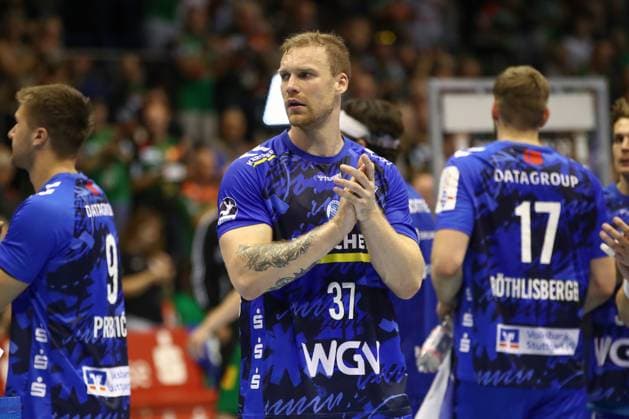 14.09.2025, xgox, Handball - Daikin HBL SC Magdeburg - TVB Stuttgart emspor, v.l. Jonas Truchanovicius (Stuttgart, 37) enttaeuscht, schaut enttaeuscht, niedergeschlagen, disappointed Magdeburg