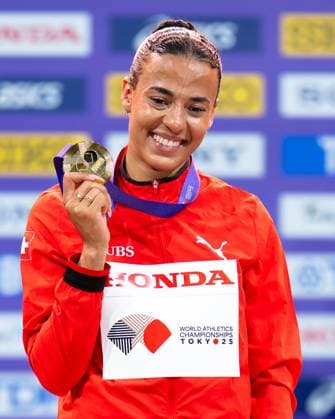 World Athletics Championships; Tokyo, 16.09.2025 Ditaji Kambundji mit der Goldmedaille an den Leichtathletik-Weltmeisterschaften in Tokio am 16. September 2025 Copyright: xBEAUTIFULxSPORTS TobiasxLacknerx