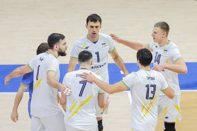 (250916) -- QUEZON CITY, Sept. 16, 2025 -- Players of Ukraine celebrate after scoring during the pool F match between Ukraine and Algeria at the FIVB Men s World Championship, WM, Weltmeisterschaft 2025 in Quezon City, the Philippines, on Sept. 16, 2025. ) (SP)THE PHILIPPINES-QUEZON CITY-VOLLEYBALL-FIVB MEN S WORLD CHAMPIONSHIP 2025-UKR VS ALG ROUELLExUMALI 