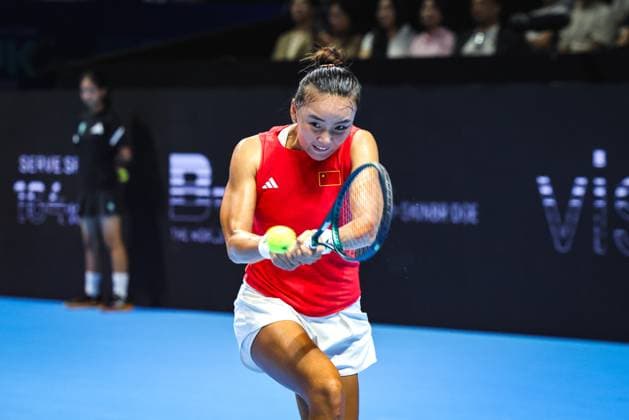 SHENZHEN, CHINA - SEPTEMBER 16: Yuan Yue of China competes against Elisabetta Cocciaretto of Italy in the 2025 Billie Jean King Cup Finals quarterfinal match between Italy and China at Shenzhen Bay Sports Centre Arena on September 16, 2025 in Shenzhen, Guangdong Province ofChina.  Copyright: xVCGx 111591328467