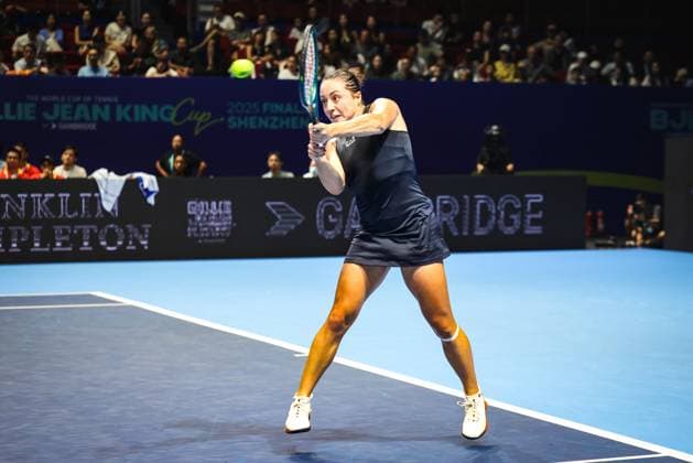 SHENZHEN, CHINA - SEPTEMBER 16: Elisabetta Cocciaretto of Italy competes against Yuan Yue of China in the 2025 Billie Jean King Cup Finals quarterfinal match between Italy and China at Shenzhen Bay Sports Centre Arena on September 16, 2025 in Shenzhen, Guangdong Province ofChina.  Copyright: xVCGx 111591328458