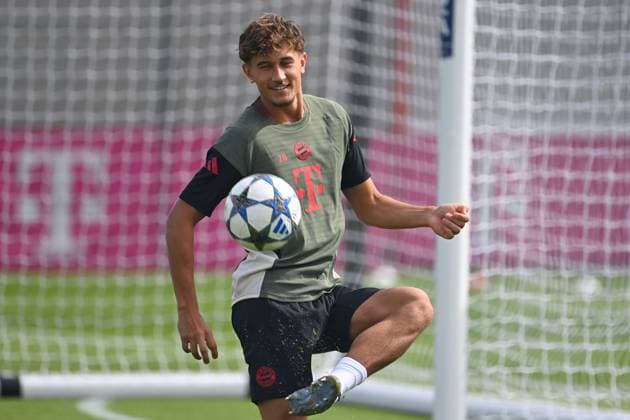 Tom BISCHOF (Bayern Muenchen), Aktion,Einzelbild,angeschnittenes Einzelmotiv,Halbfigur,halbe Figur. Abschlusstraining am 16.09.2025 Fussball Champions League,Saison 2025 26 FC Bayern Muenchen FC Chelsea
