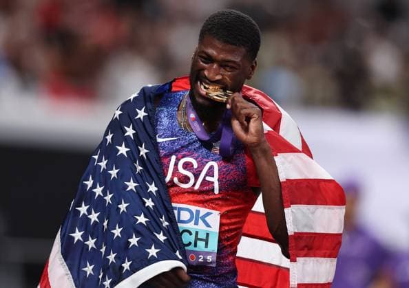 (250916) -- TOKYO, Sept. 16, 2025 -- Cordell Tinch of The United States celebrates after the men s 110m hurdles final at the 2025 World Athletics Championships in Tokyo, Japan, Sept. 16, 2025. ) (SP)JAPAN-TOKYO-ATHLETICS-WORLD ATHLETICS CHAMPIONSHIPS-MEN S 110M HURDLES-FINAL JiaxHaocheng 