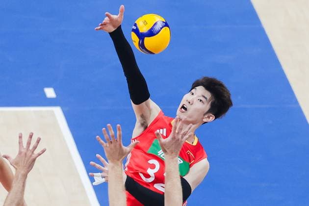 (250916) -- PASAY CITY, Sept. 16, 2025 -- Liu Libin of China competes during the pool H match between China and Serbia at the FIVB Men s World Championship, WM, Weltmeisterschaft 2025 in Pasay City, the Philippines, on Sept. 16, 2025. ) (SP)THE PHILIPPINES-PASAY CITY-VOLLEYBALL-FIVB MEN S WORLD CHAMPIONSHIP 2025-CHN VS SRB ROUELLExUMALI 