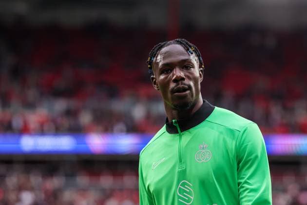 2025-09-16 PSV Eindhoven v Royale Union Saint-Gilloise - UEFA Champions League 2025 26 League Phase MD1 EINDHOVEN, NETHERLANDS - SEPTEMBER 16: Promise David of Royale Union Saint-Gilloise warms up prior to the UEFA Champions League 2025 26 League Phase MD1 match between PSV Eindhoven and Royale Union Saint-Gilloise at Philips Stadion on September 16, 2025 in Eindhoven, Netherlands. Eindhoven Philips Stadion Netherlands Content not available for redistribution in The Netherlands directly or indirectly through any third parties. Copyright: xBenxGalx