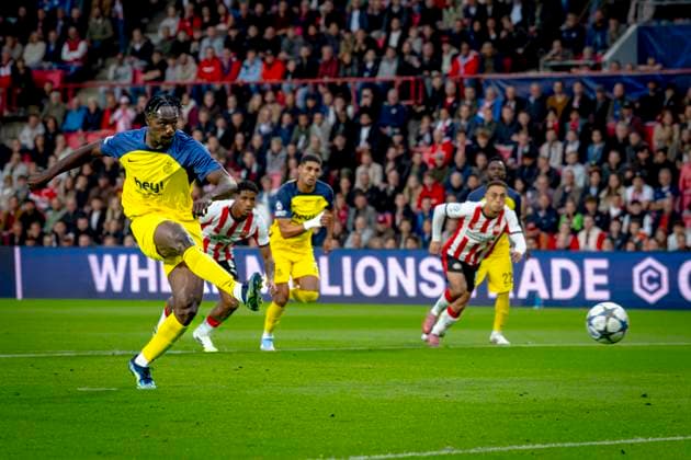 Union Saint-Gilloise forwarder Promise David scores the 0-1 during the match PSV - Royale Union Saint-Gilloise at the Philips stadium for the Champions League - League phase - Matchday 1 season 2025-2026 in EINDHOVEN, Netherlands on 16 september 2025, (photo by Marcel van Dorst EYE4images DeFodi Images)