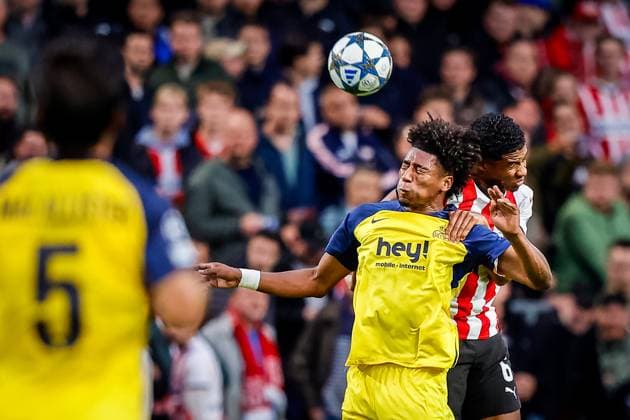 EINDHOVEN , 16-09-2025 , Philips Stadium , season 2025 2026 , UEFA Champions League football , league phase, match between PSV and Union SG , picture shows Union SG player Sofiane Boufal and PSV player Ryan Flamingo PSV - Union SG  x31053111x Copyright: