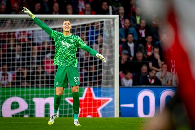 Union Saint-Gilloise goalkeeper Kjell Scherpen during the match PSV - Royale Union Saint-Gilloise at the Philips stadium for the Champions League - League phase - Matchday 1 season 2025-2026 in EINDHOVEN, Netherlands on 16 september 2025, (photo by Marcel van Dorst EYE4images DeFodi Images)