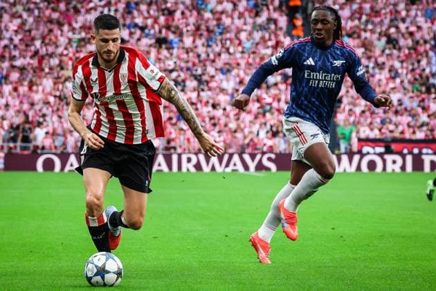 September 16, 2025, Bilbao, Spain, Spain: Oihan SANCET of Athletic Bilbao and Eberechi EZE of Arsenal during the UEFA Champions League, League Phase MD1 match between Athletic Club and Arsenal FC at San Mames Stadium on September 16, 2025 in Bilbao, Spain. Marcos Calvo Bilbao Spain - ZUMAm308 20250916_zsp_m308_003 Copyright: xMatthieuxMirvillex