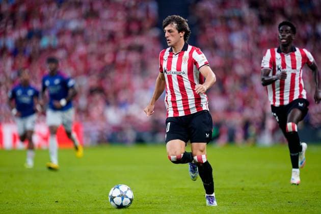 Unai Gomez of Athletic Bilbao Athletic Bilbao v Arsenal, UEFA Champions League, Group Stage, Football, Estadio de San Mames, Bilbao, Spain - 16 Sep 2025Bilbao Estadio de San Mames Spain EDITORIAL USE ONLY No use with unauthorised audio, video, data, fixture lists, club league logos or live services. Online in-match use limited to 120 images, no video emulation. No use in betting, games or single club league player publications. Copyright: xSergioxRuiz Shutterstockx 15481341ci