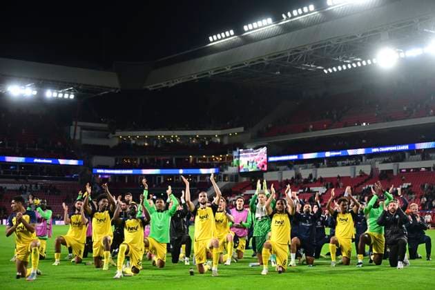 PSV Eindhoven v Royale Union Saint-Gilloise - UEFA Champions League EINDHOVEN, NETHERLANDS - SEPTEMBER 16 : players of Union SG celebrate the victory after the UEFA Champions League 2025 26 League Phase MD1 match between PSV Eindhoven and Royale Union Saint-Gilloise on September 16, 2025 in Eindhoven, Netherlands, 16 09 2025 Eindhoven Netherlands  Copyright: xPeterxDexVoechtx