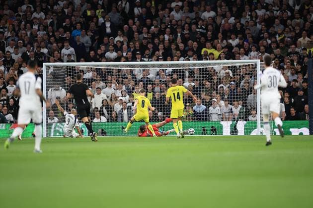 Tottenham Hotspur v Villareal CF Champions League 16 09 2025. GOAL Tottenham Hotspur Midfielder Lucas Bergvall (15) makes it 1-0 during the Champions League match between Tottenham Hotspur and Villareal CF at Tottenham Hotspur Stadium, London, United Kingdom on 16 September 2025. London Tottenham Hotspur Stadium London United Kingdom Editorial use only , Copyright: xChrisxFoxwellx PSI-22827-0012