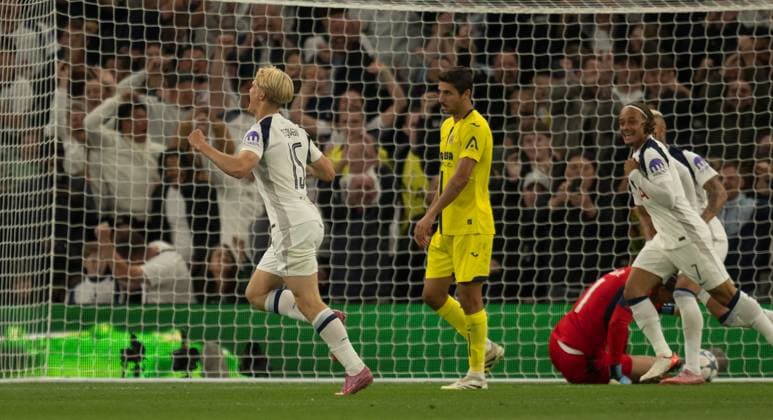 Tottenham Hotspur v Villarreal CF UEFA Champions League Lucas Bergvall of Tottenham Hotspur celebrates his first goal against Villarreal CF during the UEFA Champions League League Phase match at Tottenham Hotspur Stadium, London UK Newspapers OUT Copyright: xGraemexWilcocksonx FIL-22234-0038