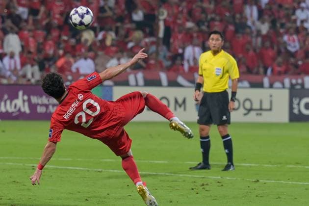 AFC Champions League: Shabab Al-Ahli v Tractor DUBAI, UNITED ARAB EMIRATES - SEPTEMBER 16: Mehdi Hashemnejad (20) of Tractor in action during the AFC Champions League match between Shabab Al-Ahli and Tractor at Rashid Stadium in Dubai, United Arab Emirates on September 16, 2025. Waleed Zein Anadolu Dubai United Arab Emirates. Editorial use only. Please get in touch for any other usage.  Copyright: x2025xAnadoluxWaleedxZeinx