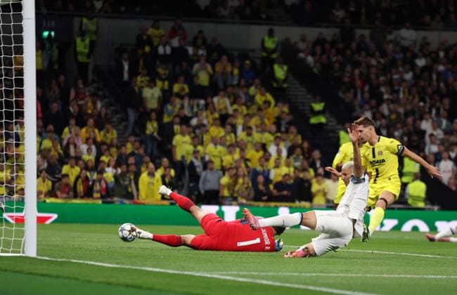 London, England, 16th September 2025. Luiz Junior of Villarreal scores an own goal to make it 1-0 during the Tottenham Hotspur vs Villarreal UEFA Champions League match at the Tottenham Hotspur Stadium, London. Picture credit should read: Paul Terry Sportimage EDITORIAL USE ONLY. No use with unauthorised audio, video, data, fixture lists, club league logos or live services. Online in-match use limited to 120 images, no video emulation. No use in betting, games or single club league player publications. SPI_010_PT_Tottenham_Villarreal SPI-4141-0010