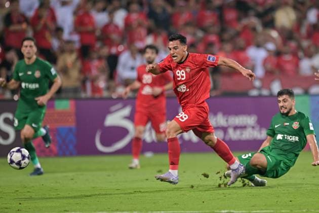 AFC Champions League: Shabab Al-Ahli v Tractor DUBAI, UNITED ARAB EMIRATES - SEPTEMBER 16: Amirhossein Hosseinzadeh (99) of Tractor in action during the AFC Champions League match between Shabab Al-Ahli and Tractor at Rashid Stadium in Dubai, United Arab Emirates on September 16, 2025. Waleed Zein Anadolu Dubai United Arab Emirates. Editorial use only. Please get in touch for any other usage.  Copyright: x2025xAnadoluxWaleedxZeinx